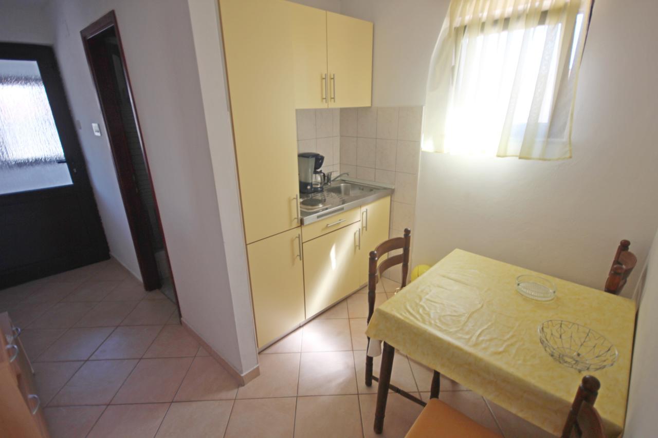 Apartments Njaco Ražanac Buitenkant foto