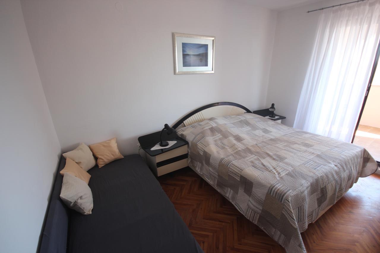 Apartments Njaco Ražanac Kamer foto