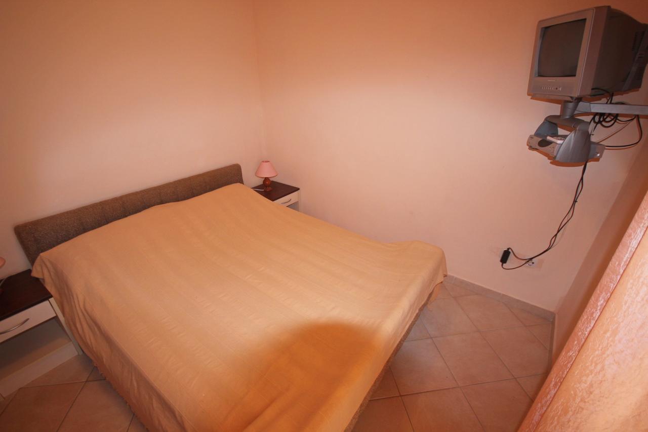 Apartments Njaco Ražanac Kamer foto