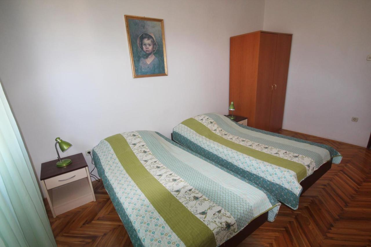 Apartments Njaco Ražanac Kamer foto